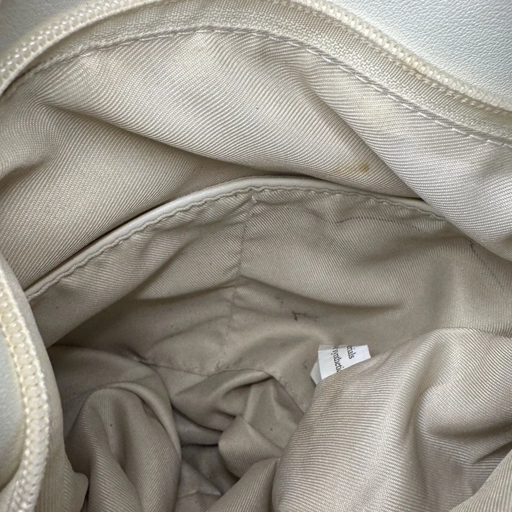 Sondra Roberts Elegant Cream Shoulder Bag